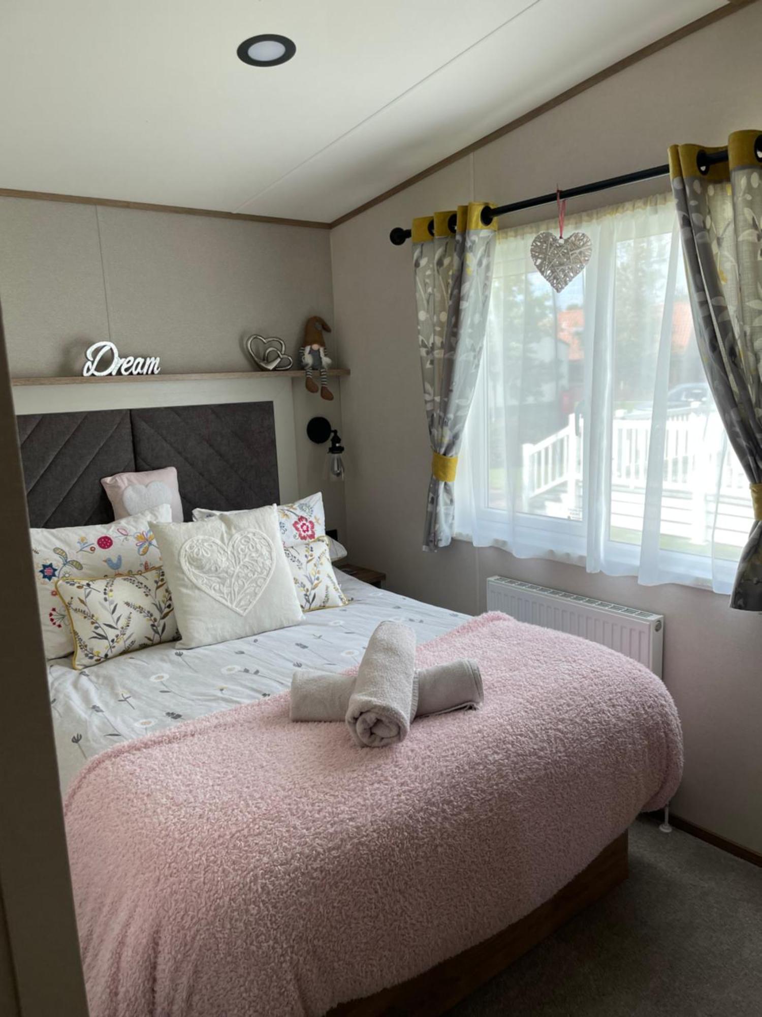 Ellis Retreats At Tattershall Lakes Lincoln Exterior foto